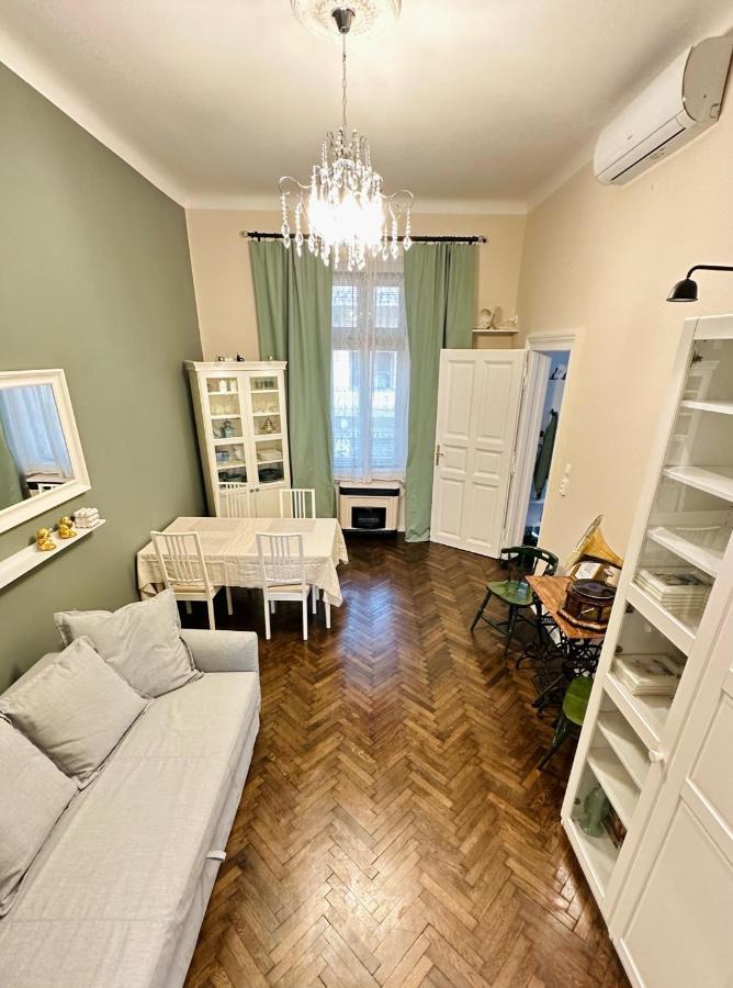 The Spot With Chair - Cozy Space Near Danube Apartment Budapest