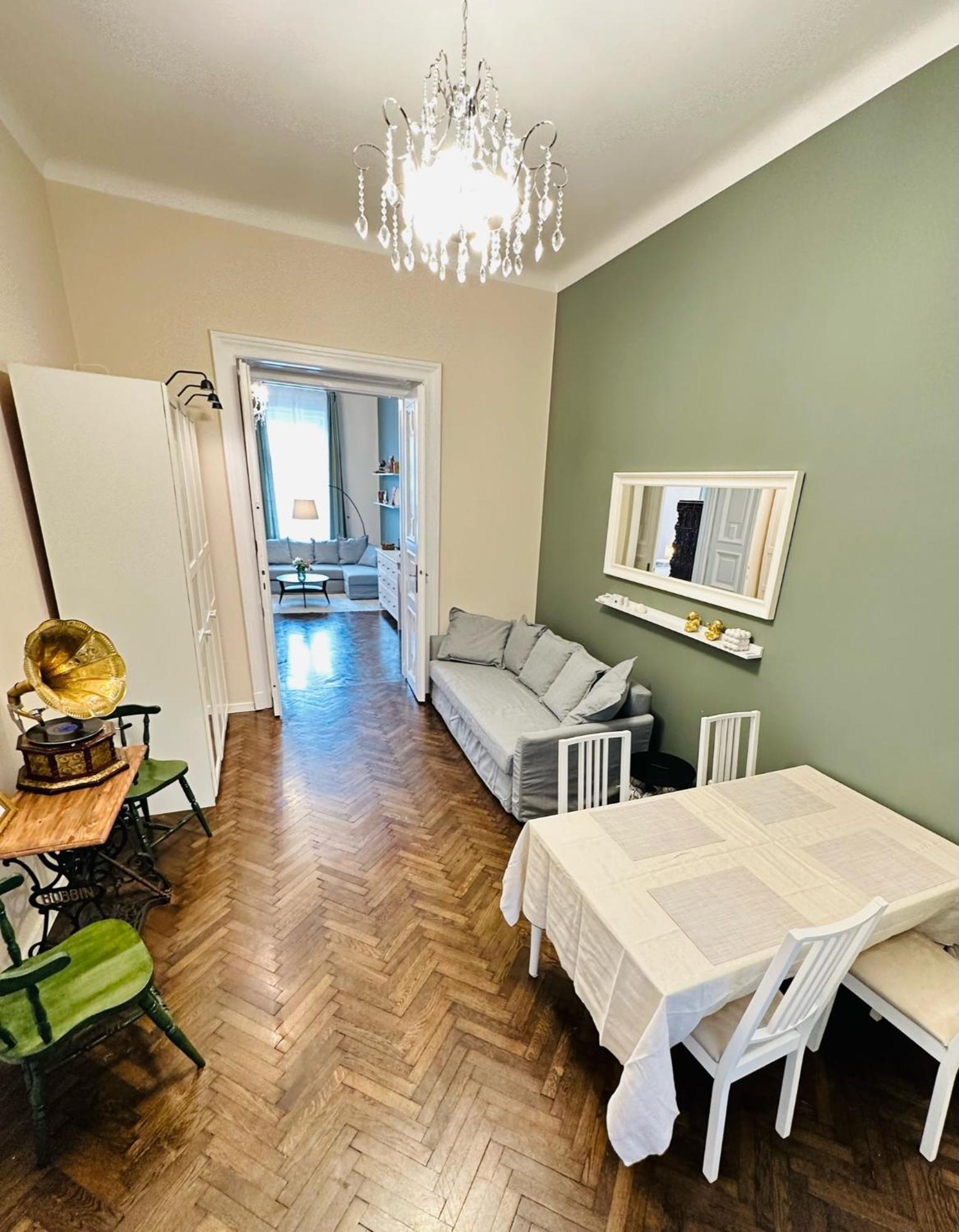 The Spot With Chair - Cozy Space Near Danube Apartament Budapesta